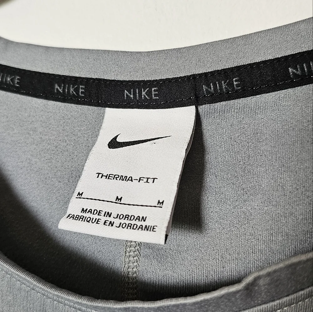 NWOT Nike therma-fit gray soft fleece warm crewneck stretchy longsleeve Size M - Picture 5 of 7